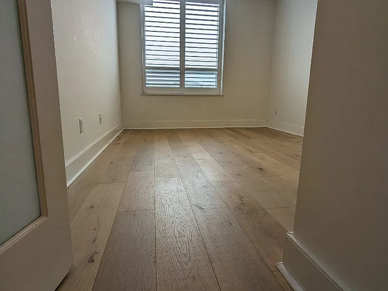 1797 Queen St E #409 — Photo 6