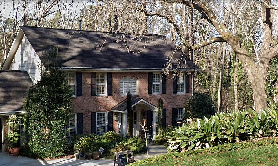 2nd image of 6880 Castleton Dr