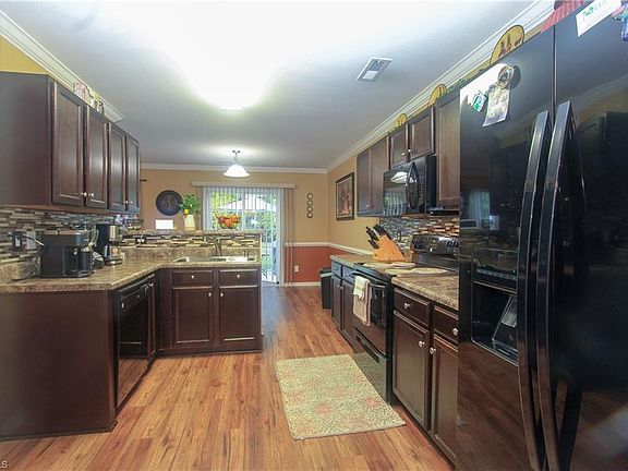 4th image of 6625 Glenville Dr