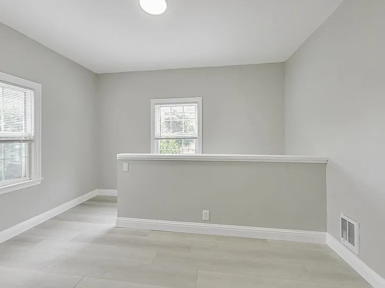 1824 Linden St #8 — Photo 11