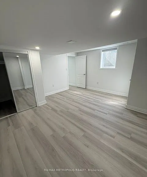 4 Nelly Ct #BASEMENT — Photo 16