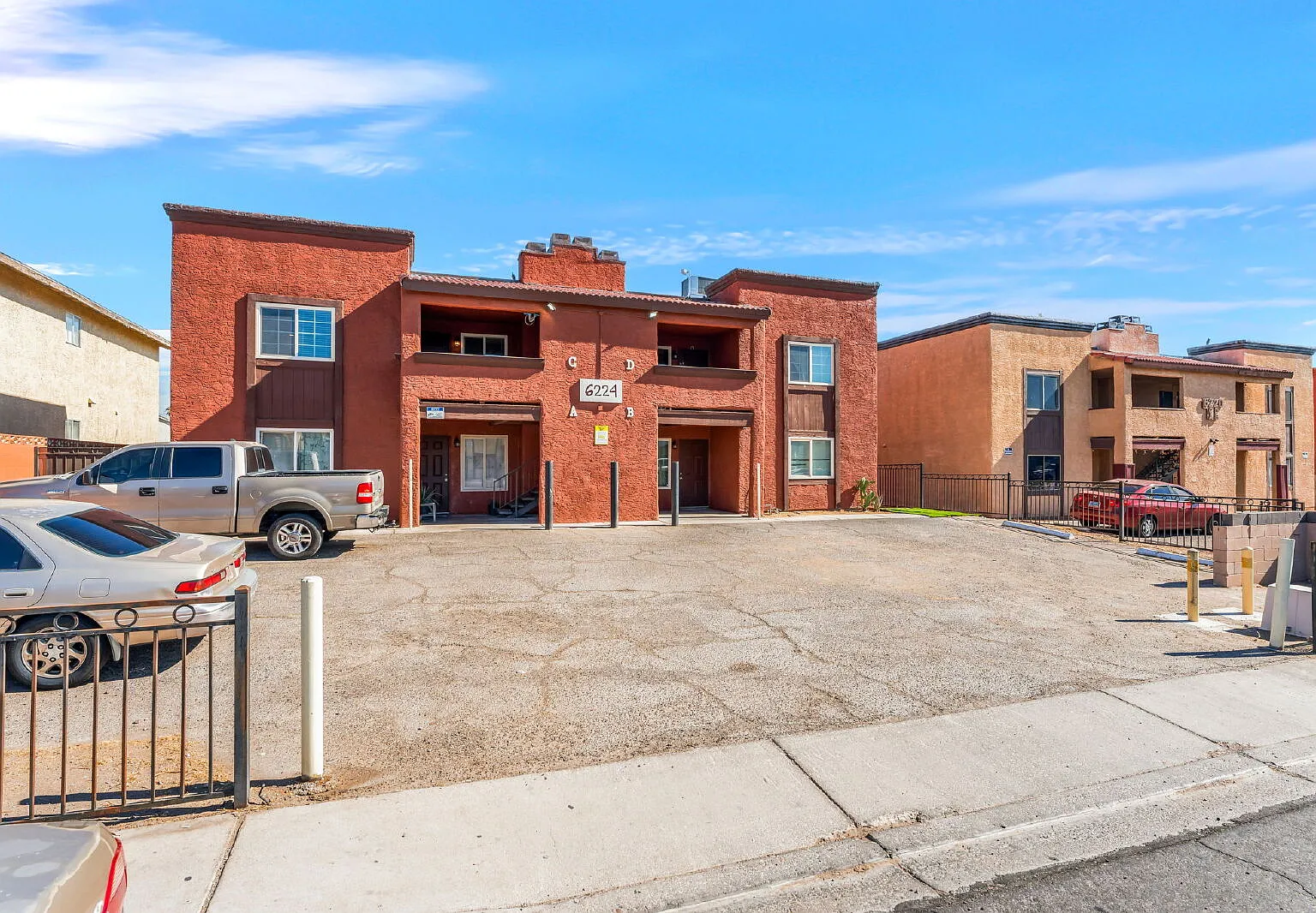 3 bed, 2.0 bath, 1080 sqft, $1,696 — Photo 3