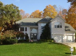 8 Overlook Ct, Berlin, NJ 08009