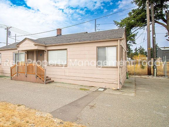 2nd image of 8420 1/2 S Tacoma Way APT 5