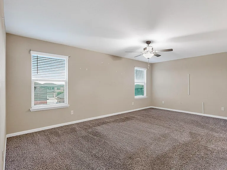 305 Honeysuckle Ln — Photo 22