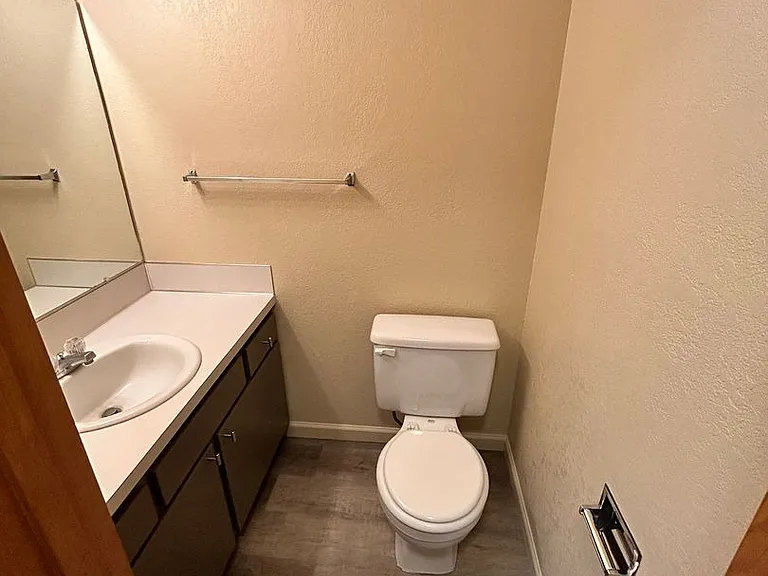 5626-5628 Glenridge Way #5630 — Photo 8