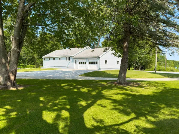 438 Old County Road, Rockland, ME 04841