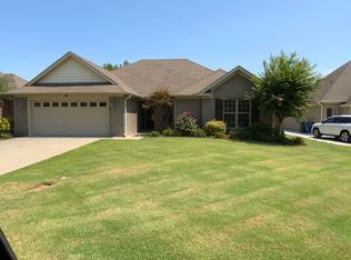 1860 Penny St, Conway, AR 72034