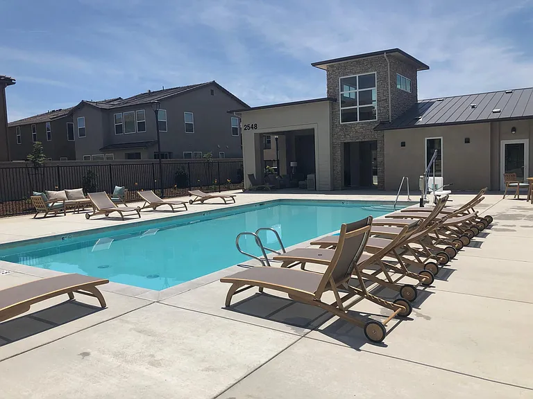 2537 Mustang Dr — Photo 17