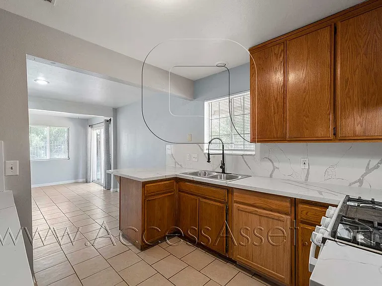 23865 Goetz Dr — Photo 4