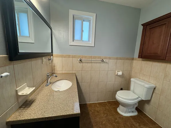 (undisclosed Address), Passaic, NJ 07055