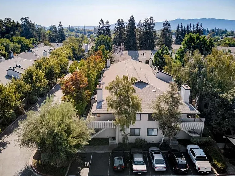 1412 Alma Way — Photo 23
