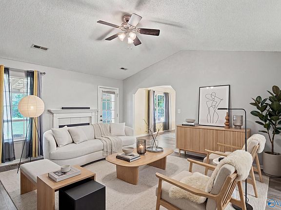 2nd image of 103 Thornhedge Trl