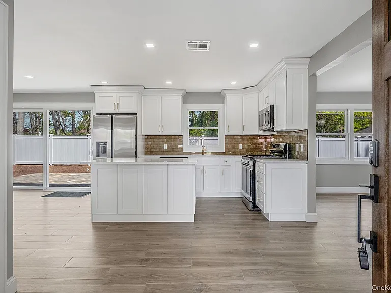 1335 Stony Brook Rd — Photo 7