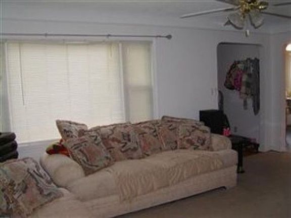 5th image of 549 Eastern Heights Blvd