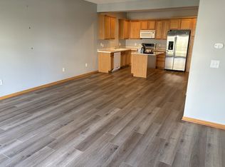 4332 Victor Path Unit 6, Hugo, MN 55038