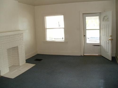 3rd image of 2025 Ravenwood Ave
