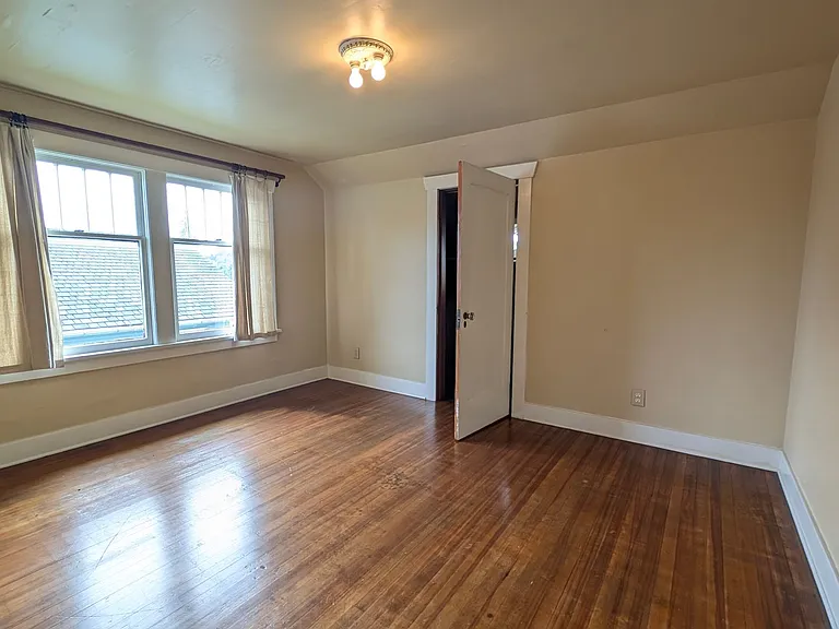 2021 Lombard Ave — Photo 14