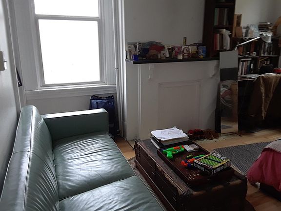 bedroom/living room