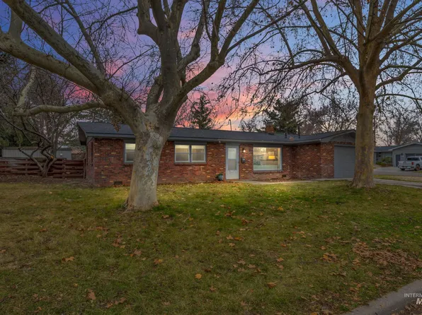 2908 S Meadowbrook Dr, Boise, ID 83705