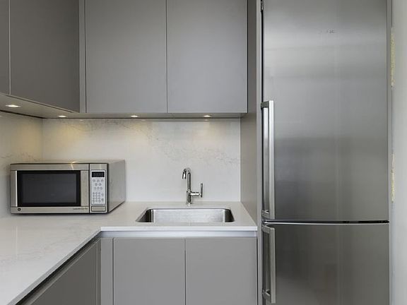 4th image of 206 Park Pl