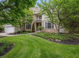 7107 Navajo Trl, Solon, OH 44139