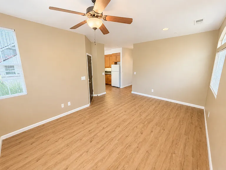 Hartford Square Apartments — Photo 10