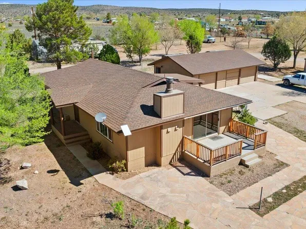 25325 N NAPLES Street, Paulden, AZ 86334