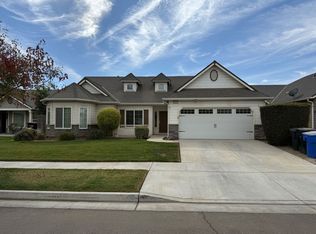 1811 W Hopkins Dr, Hanford, CA 93230
