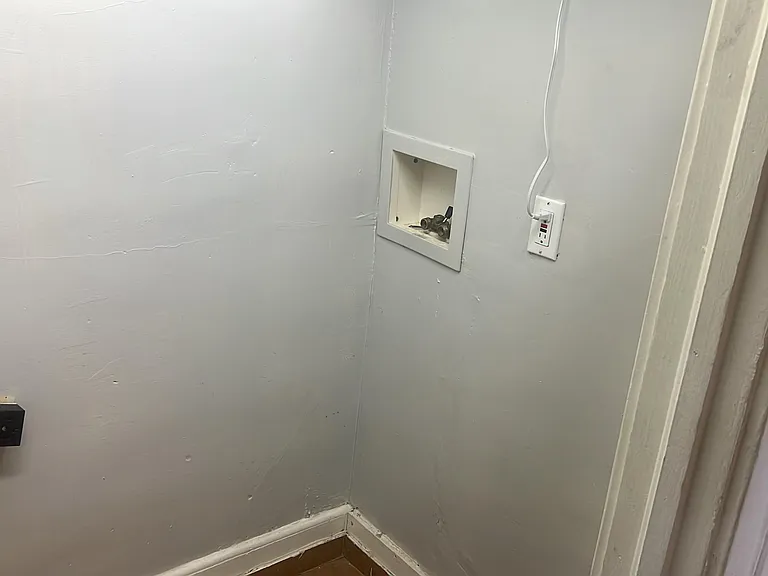 40 Dewey St #1S — Photo 4