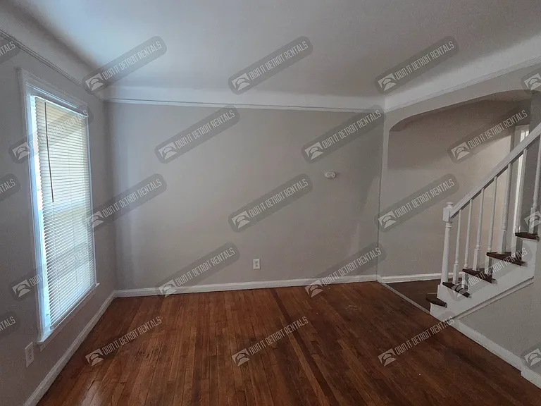 19335 Hoover St — Photo 4