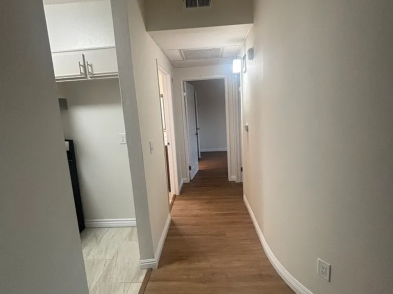 Tujunga Villas — Photo 10