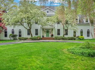 99 Laurel Cliffs Rd, Guilford, CT 06437