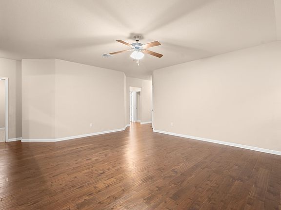 4th image of 305 Longhorn Cavern Rd