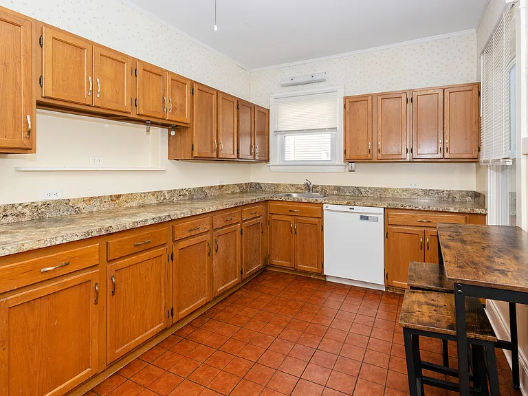 2658 Hampshire Rd — Photo 7