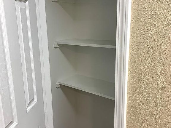 5th image of 910 N Park St APT 958