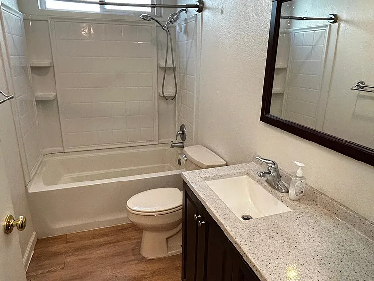 356 Roosevelt St #6 — Photo 10