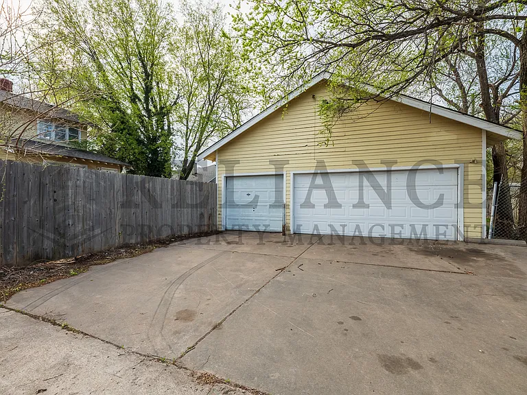439 N Lorraine Ave — Photo 7