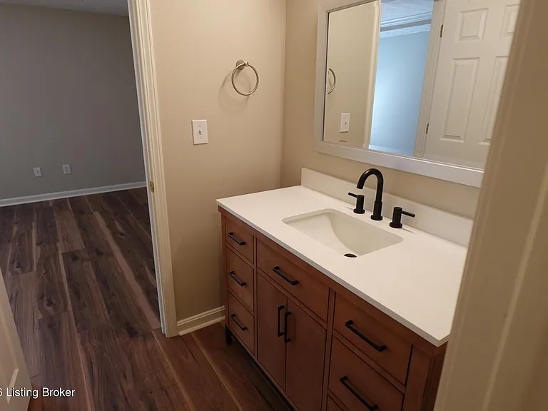 829 Garden Pointe Dr — Photo 13