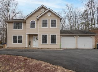 128 Cardinal Rd, Cresco, PA 18326