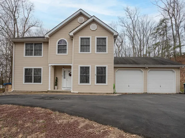 128 Cardinal Rd, Cresco, PA 18326