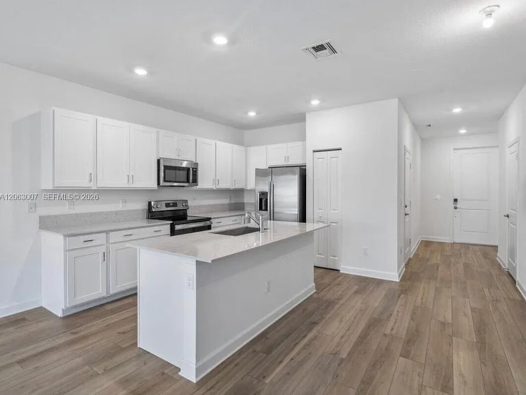 223 SE Woodbark St #223 — Photo 8