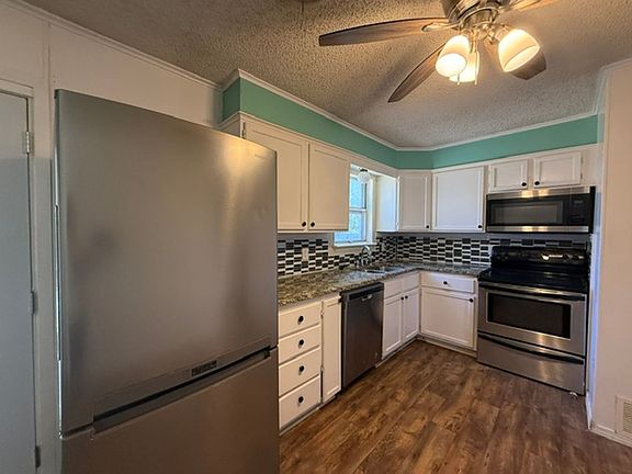 5th image of 2826 S 39th St