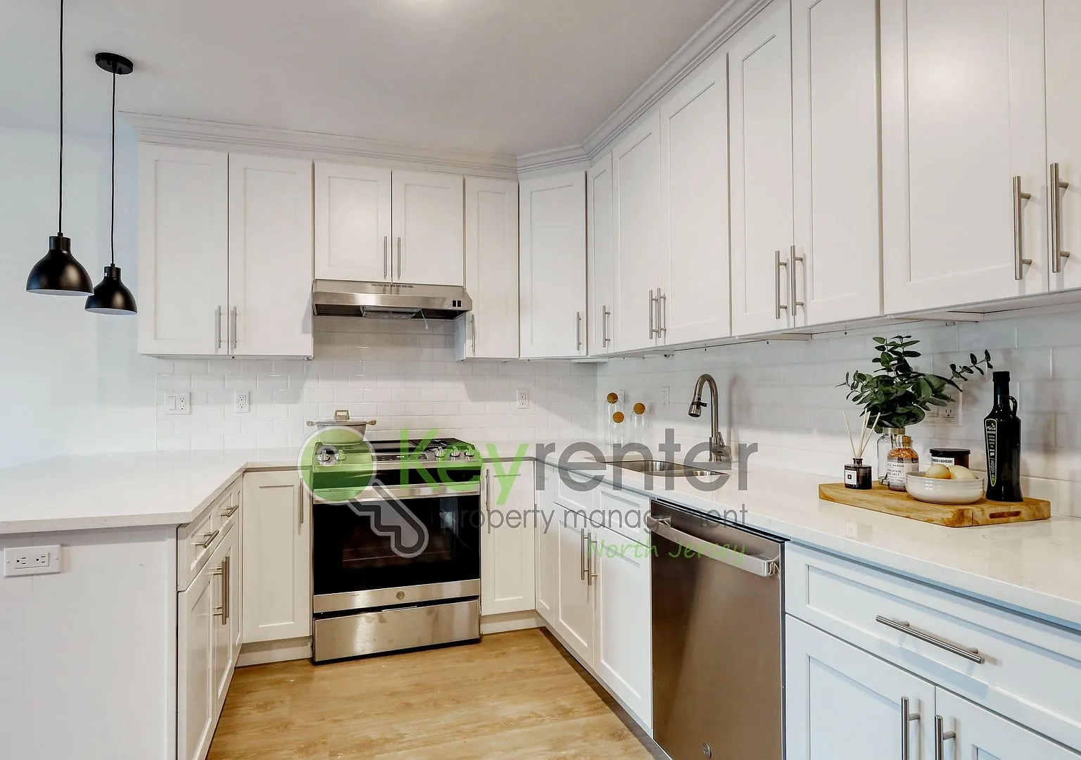Modern New Construction 2BR Townhome with Garage, Driveway & EV Charger | Month FREE! — Photo 4