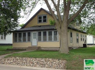 707 Main St, Ireton, IA 51027