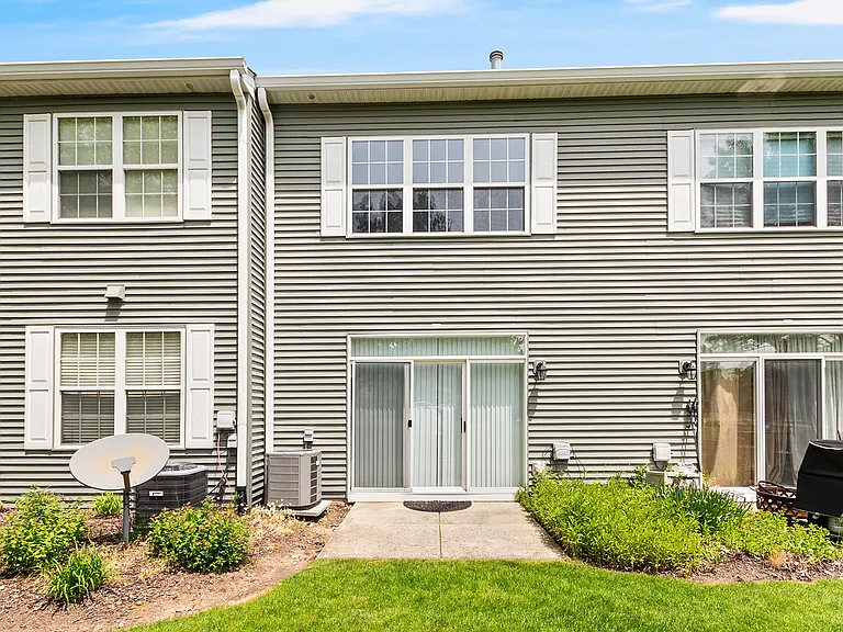 913 Genesee Dr — Photo 21