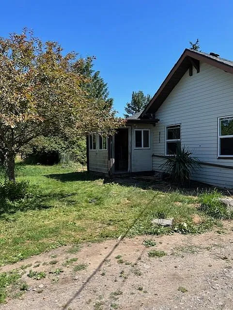 Studio, 942 sqft, $2,150 — Photo 2