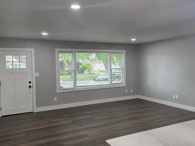 9317 Southmoor Ave — Photo 3