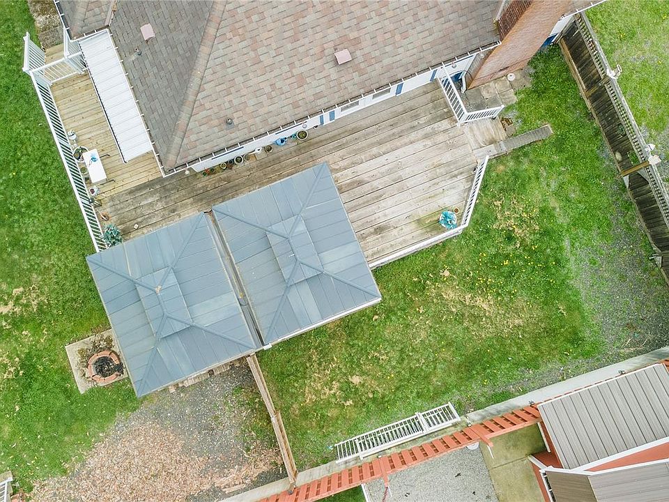 1st image of 6484 Sooke Rd