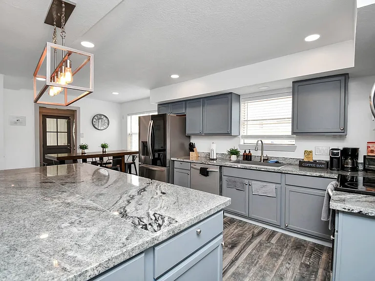 15711 Creekhaven Dr — Photo 9